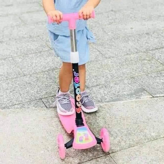 XE TRƯỢT LƯỚT VÁN SCOOTER 3 BÁNH PHÁT SÁNG