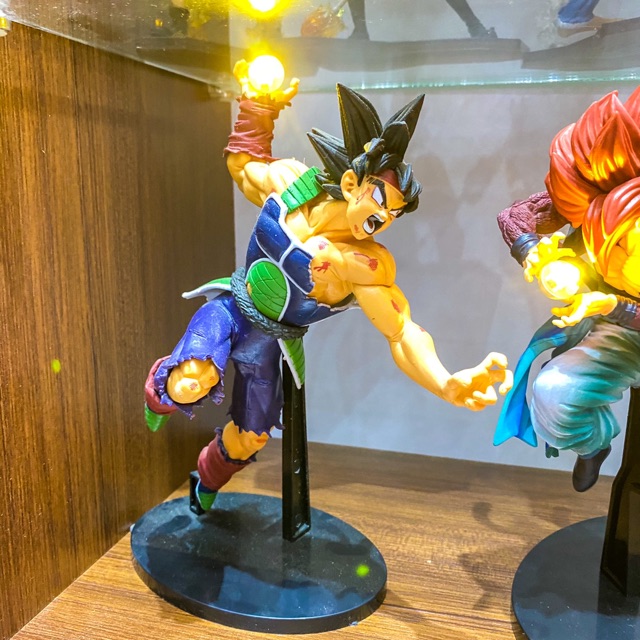 Mô Hình Goku Dragonball Bắn Chưởng ( TẶNG KÈM ĐÈN)