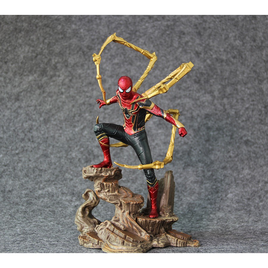 Mô hình Iron Spider Man Avengers Infinity War Diamond Select Toys 23cm Marvel