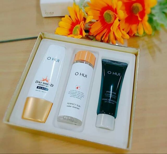 Bộ chống nắng và làm sạch 3 món OHUI Day Shield Perfect Sun Black Special Set