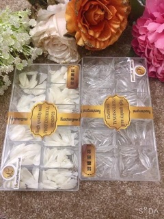 Móng úp phom nhọn