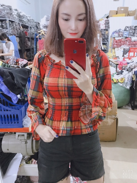 Áo croptop Bẹt Vai Tay Loe Xuất Xịn