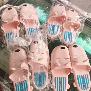 Dép nhựa dẻo hình gấu
