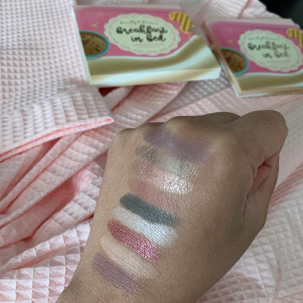 Beauty Bakerie bảng phấn / màu mắt Breakfast In Bed 38$ Boxycharm