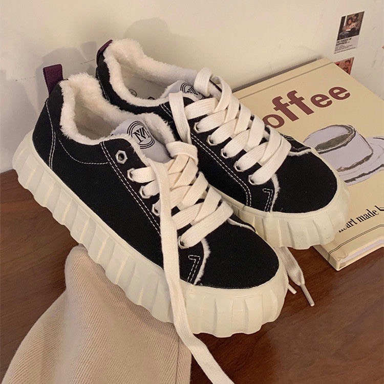 Giày thể thao nữ đế dày 4cm đen trắng basic cực xinh