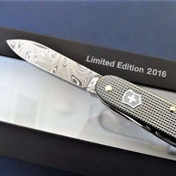 Dao đa năng VICTORINOX Pioneer X LIMITED EDITION 2016 Damast 0.8231.J16 (93 mm)