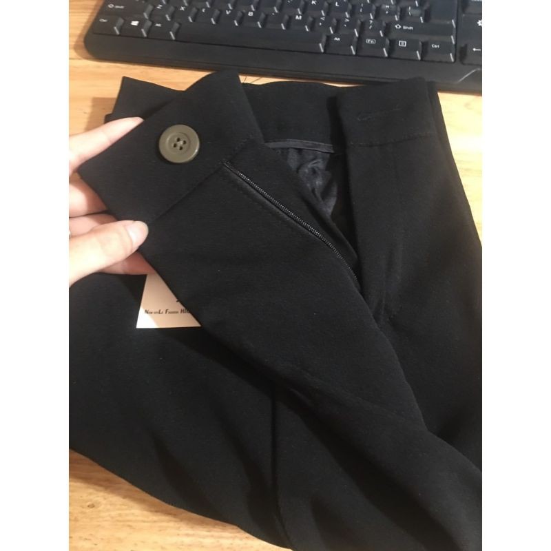 Quần Baggy Cạp Cao chuẩn mốt cực tôn dáng, chất vải dày mịn cần sắm gấp | BigBuy360 - bigbuy360.vn