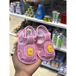 Giày tập đi cho bé
