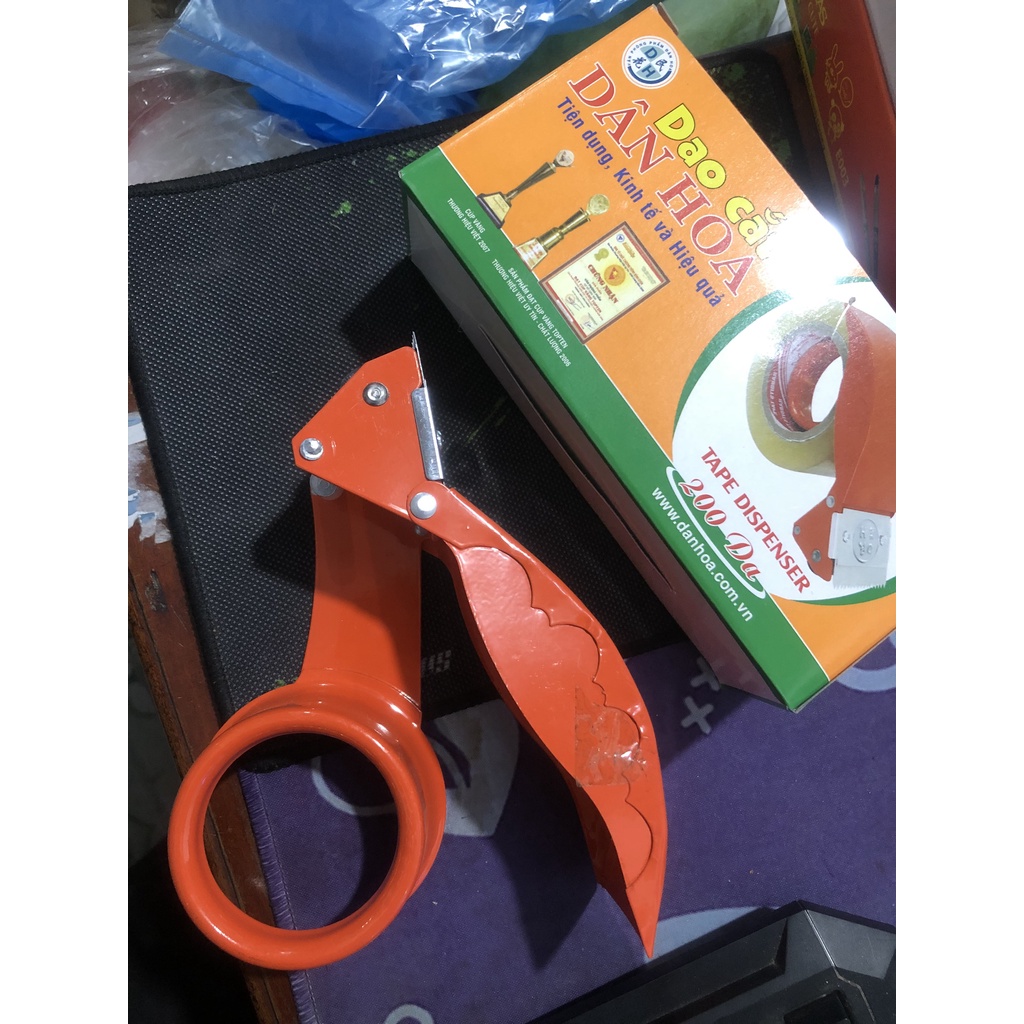 Dụng Cụ Cắt Băng Dính Size Bé Và To