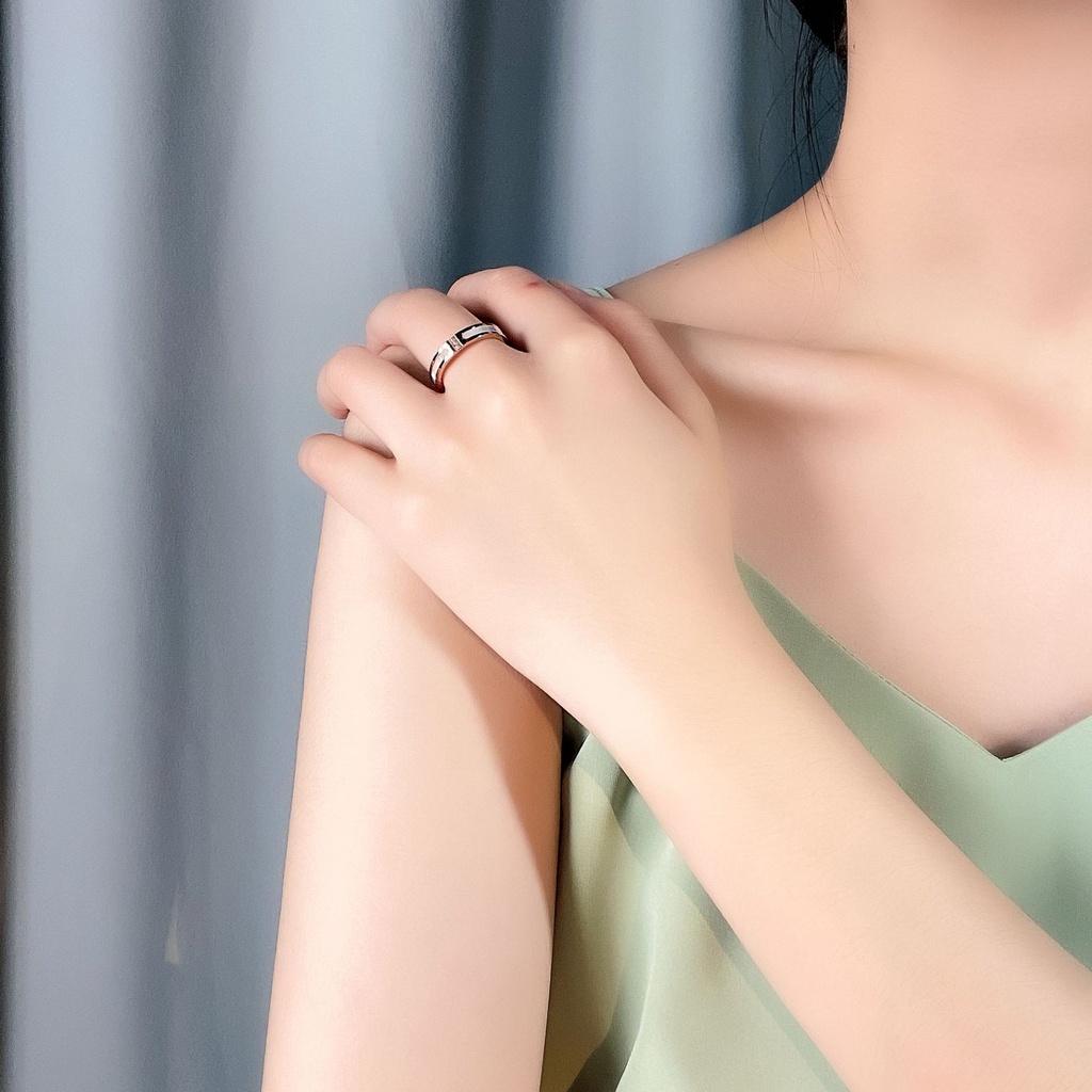 Nhẫn Thép Titan Mạ Vàng Đính Kim Cương Nhân Tạo