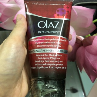 Sữa rửa mặt làm sạch olaz regenerist