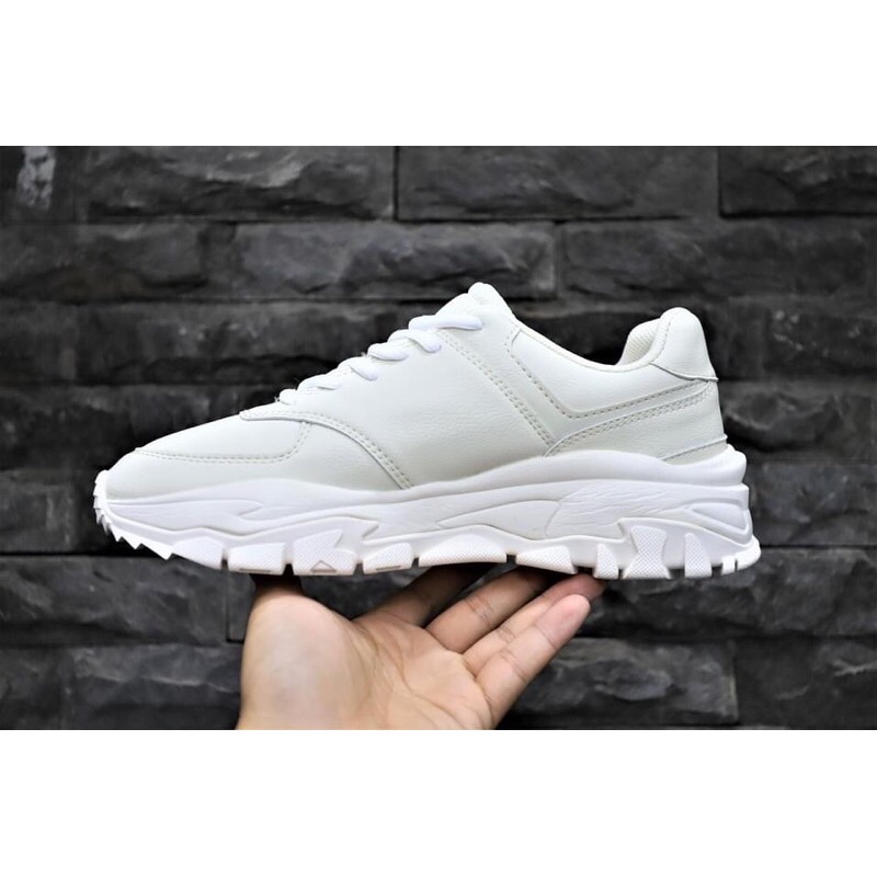 Giày sneaker cho cả nam và nữ size 40