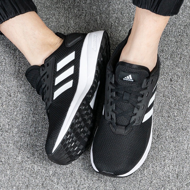 Giày adidas chính hãng