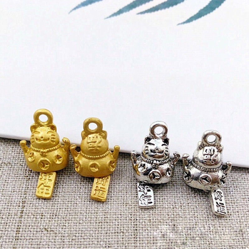 Charm mèo thần tài (tặng khoen tròn treo) - KL788