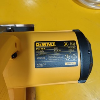 Máy cắt gạch Dewalt DW862 1270W
