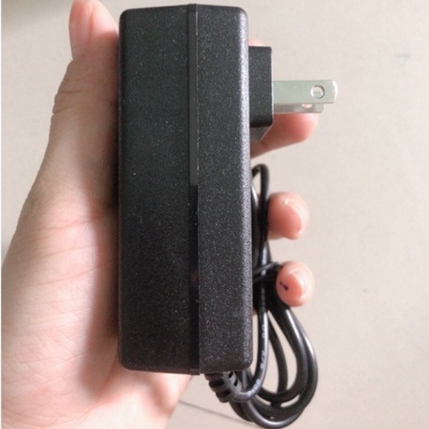 Sạc 3s 12.6v 2a dùng cho sạc pin lion có đèn báo đầy