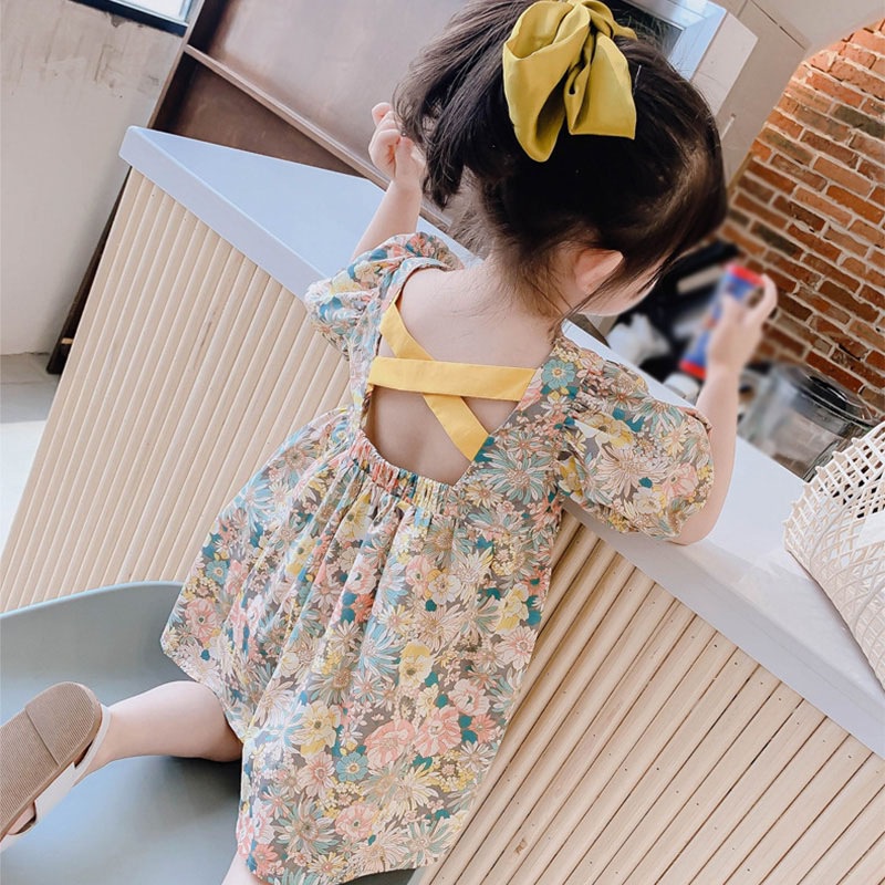 Đầm Công Chúa Tay Phồng Hở Lưng Đính Nơ Họa Tiết Dâu Tây Dễ Thương Cho Bé Gái