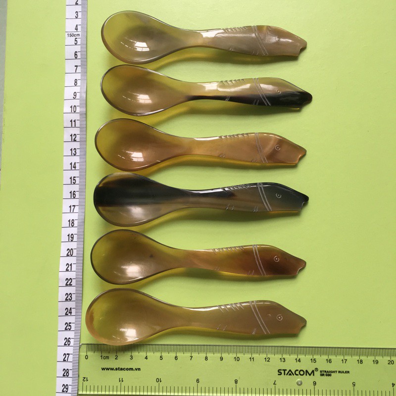 Thìa sừng trâu cao cấp (SS02 combọ 10 chiếc chuôi cá màu tự nhiên)