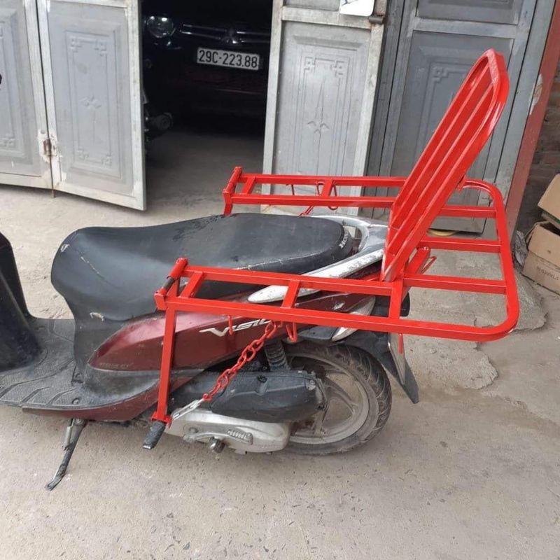 (LOẠI CHẮC BỀN TỐT) Giá chở hàng chuyên dụng cho xe máy đa năng (tiện lợi đóng mở đổ xăng được),kích thước lớn.