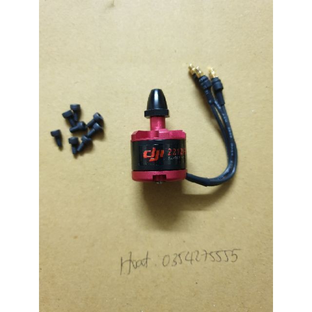 Động cơ không chổi than 3 pha dji 2212/ 920kv thích hợp cho quad F450, F550 maybayrc