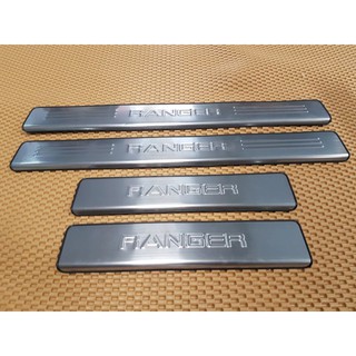 Ốp bậc cửa ngoài Ford Ranger