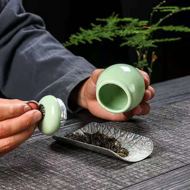 Hũ Gốm Sứ Nhỏ Đựng Trà / Mỹ Phẩm Có Nắp Đậy Tiện Dụng