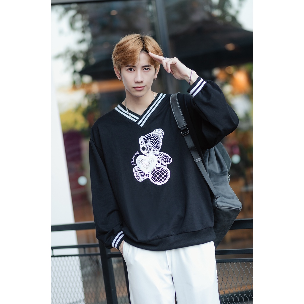 Áo Nỉ Đen Cao Cấp Sweater Dài Tay Nam MANDO Cổ Tim Họa Tiết In Gấu Form Rộng Basic Unisex Thời Trang Hàn Quốc NDN091