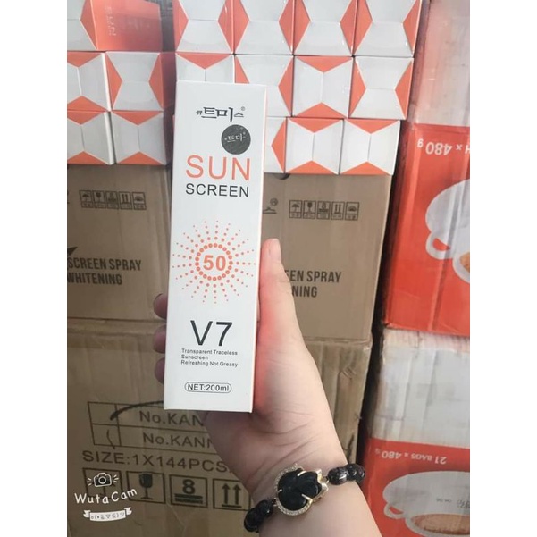 Kem chống nắng sun screen V7 dạng xịt