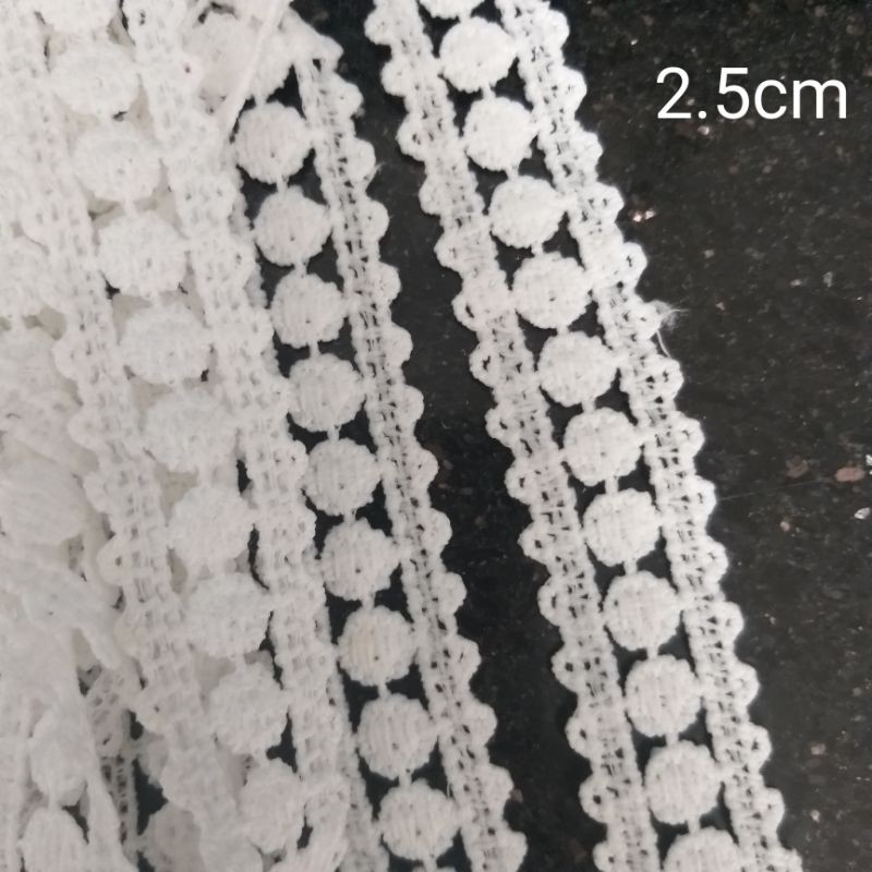 Ren chỉ cotton , màu trắng tinh , size 2.5cm_3.7cm.(2m/12k)