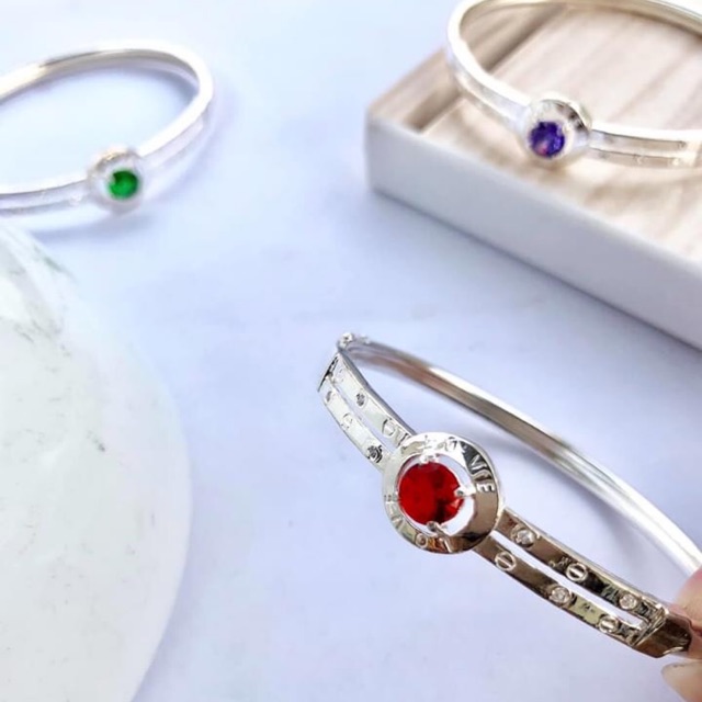 LẮC TAY NỮ MẶT ĐÁ SANG CHẢNH- VÒNG TAY BẠC TA MẪU CỨNG