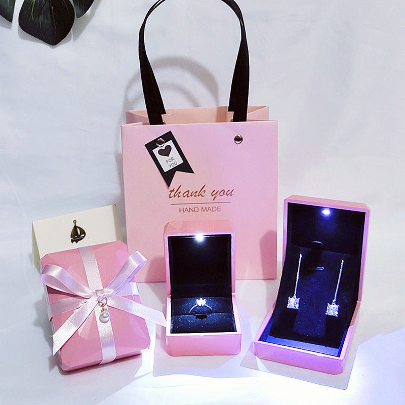 Hộp quà đựng trang sức có đèn LED sáng tạo
