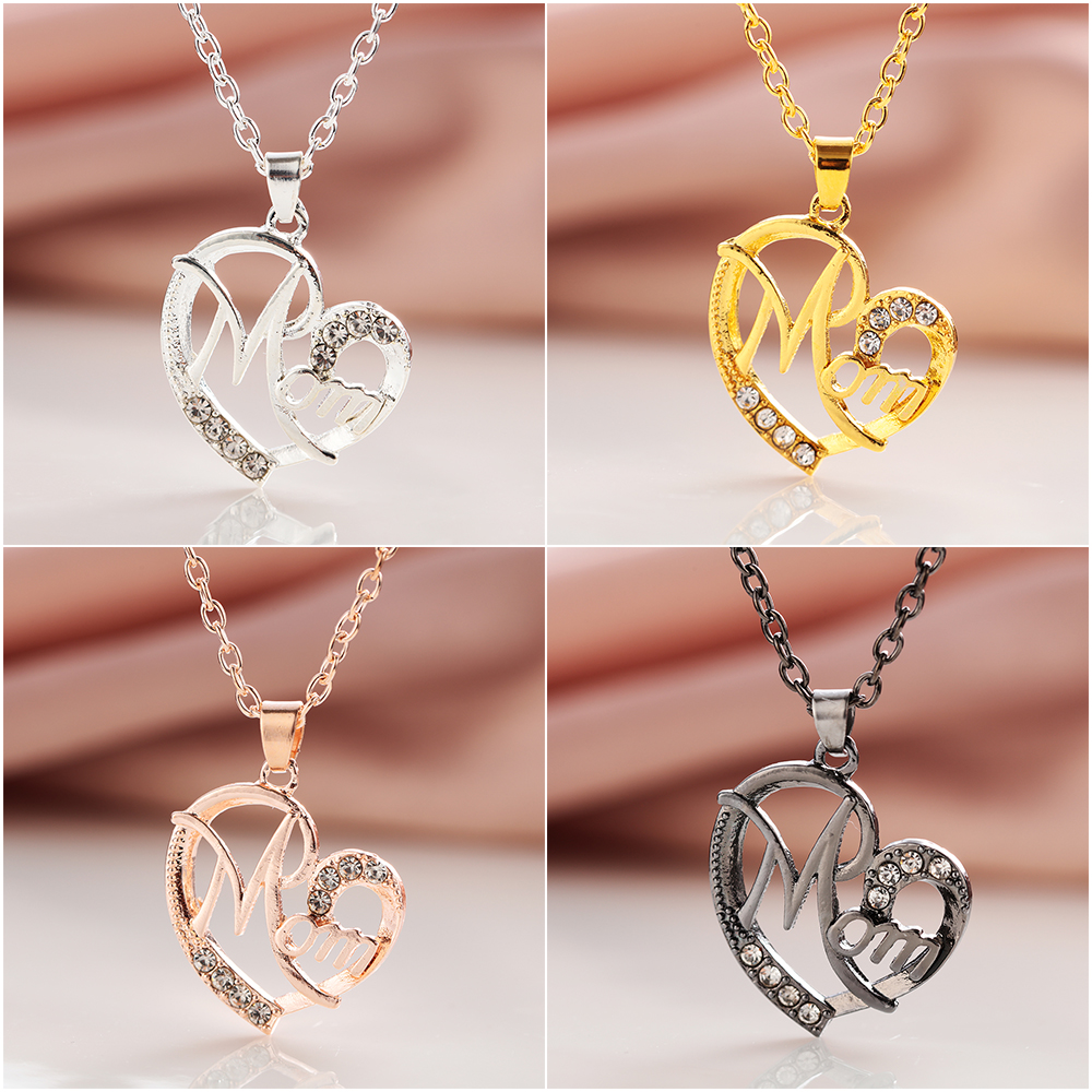Vòng cổ mặt trái tim khắc chữ Mom làm quà tặng mẹ