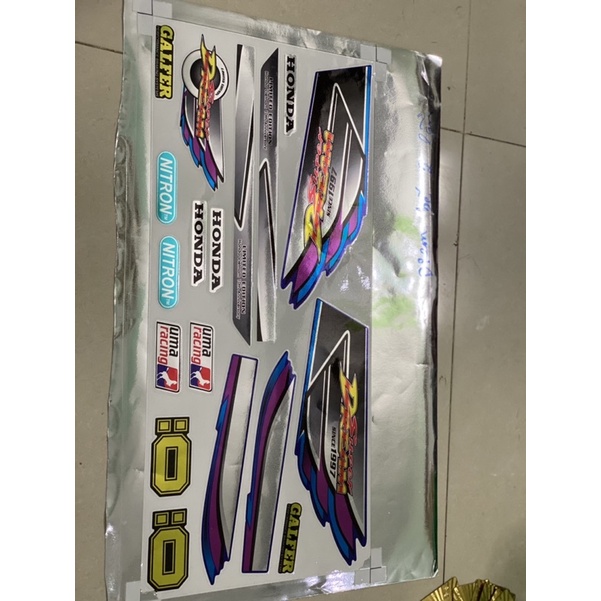 ( Quí khách vui lòng mang ra tiệm cho thợ dán ) Tem Dream 1997 Crom cao cấp 3 lớp ko bay màu