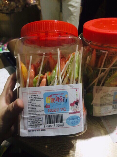 Sỉ lọ kẹo mút dẻo hình múi cam Ngọc Vũ ( lọ 50 que)