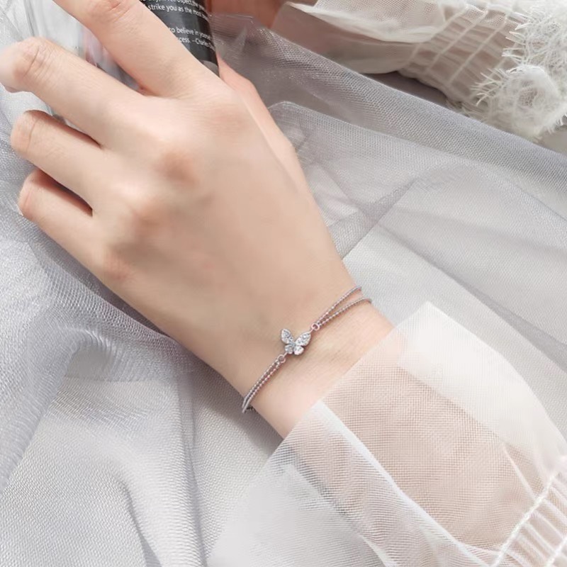 Vòng Đeo Tay Hai Lớp Mặt Hình Bướm Đính Đá Pha Lê Thanh Lịch Thời Trang Dành Cho Nữ