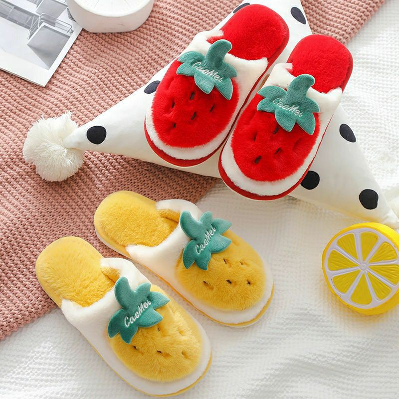 Dép bông đi trong nhà hình dâu
