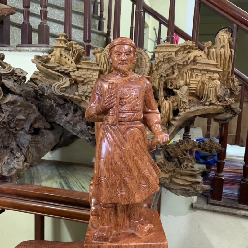 Tượng Hưng đạo vương Trần Quốc tuấn cao 50 cm gỗ hương đá