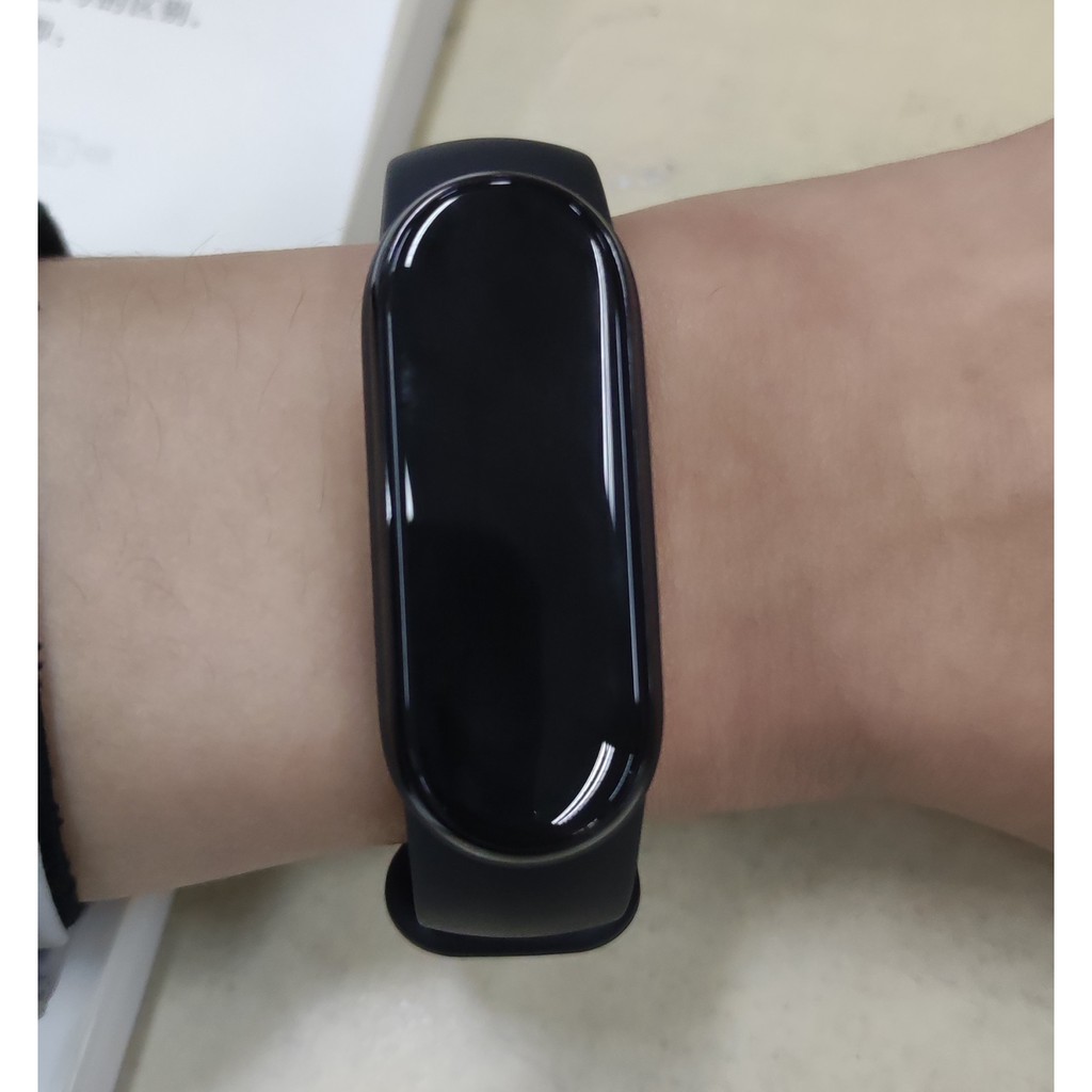 Vòng đeo tay thông minh Xiaomi Mi band 6 - Vòng tay theo dõi sức khoẻ, tập luyện thể thao - Màu đen