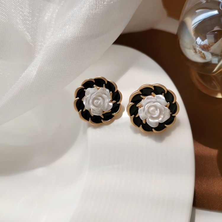 Khuyên tai kẹp không bấm lỗ chốt điều chỉnh K120 bằng hợp kim mạ vàng hình tròn bông hoa dáng ngắn Leous Accessories