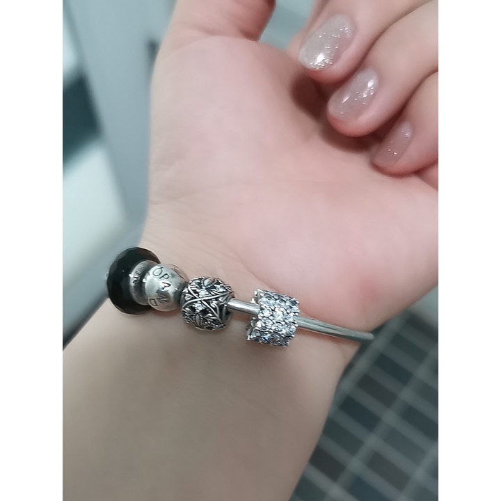 Vòng Tay Trong Suốt Đính Hạt Lấp Lánh