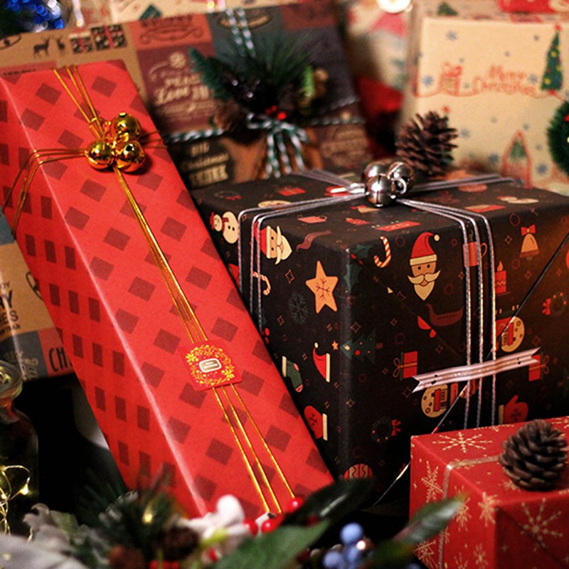 Cuộn giấy gói quà in họa tiết dễ thương chủ đề Giáng Sinh