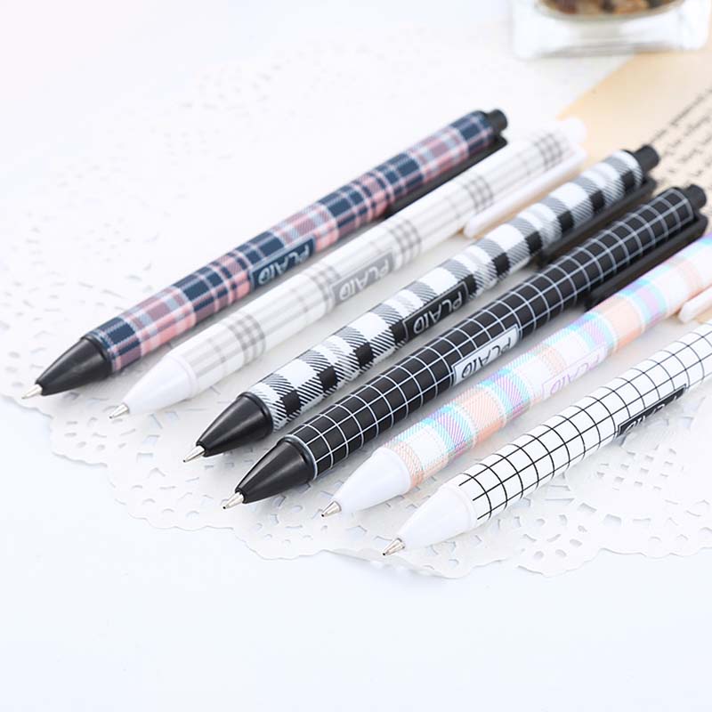 Bút Bi Nước Mực Đen 0.5mm Họa Tiết Lưới Dễ Thương