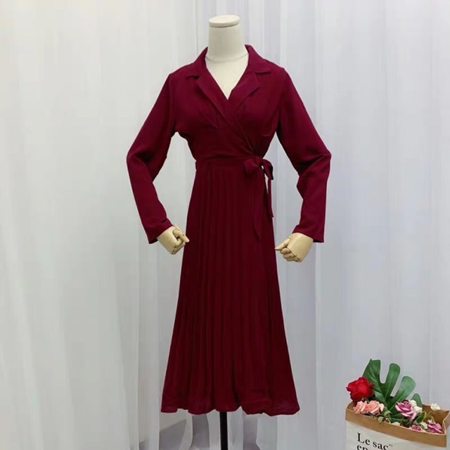 Váy xếp li buộc eo