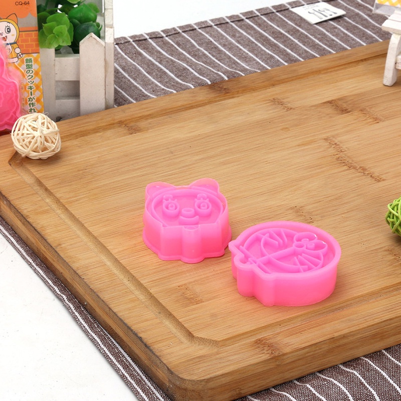 Set 2 Khuôn Làm Bánh Quy 3d Hoạt Hình Dễ Thương