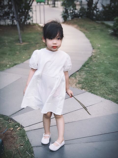 Giày ánh nhũ bé gái