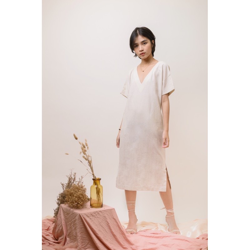 Đầm váy suông Linen hở lưng