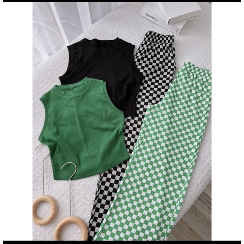 Set áo thun phối quần xuông caro