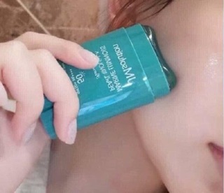 Thanh lăn chống nắng JM hàn quốc