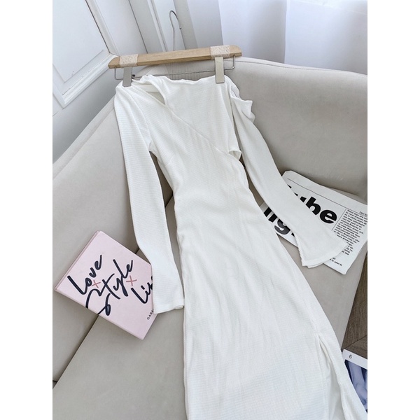 ĐẦM BODY KHOÉT VAI XẺ ĐÙI TRẮNG THỚ XỐP