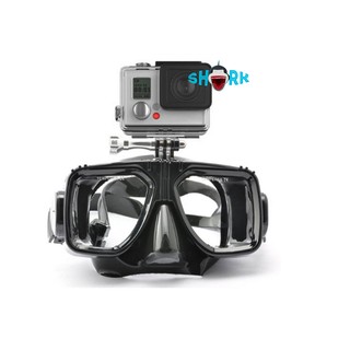 Kính lặn gắn máy quay GoPro